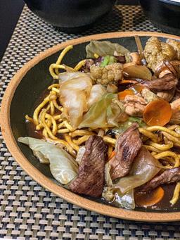Yakisoba de Carne