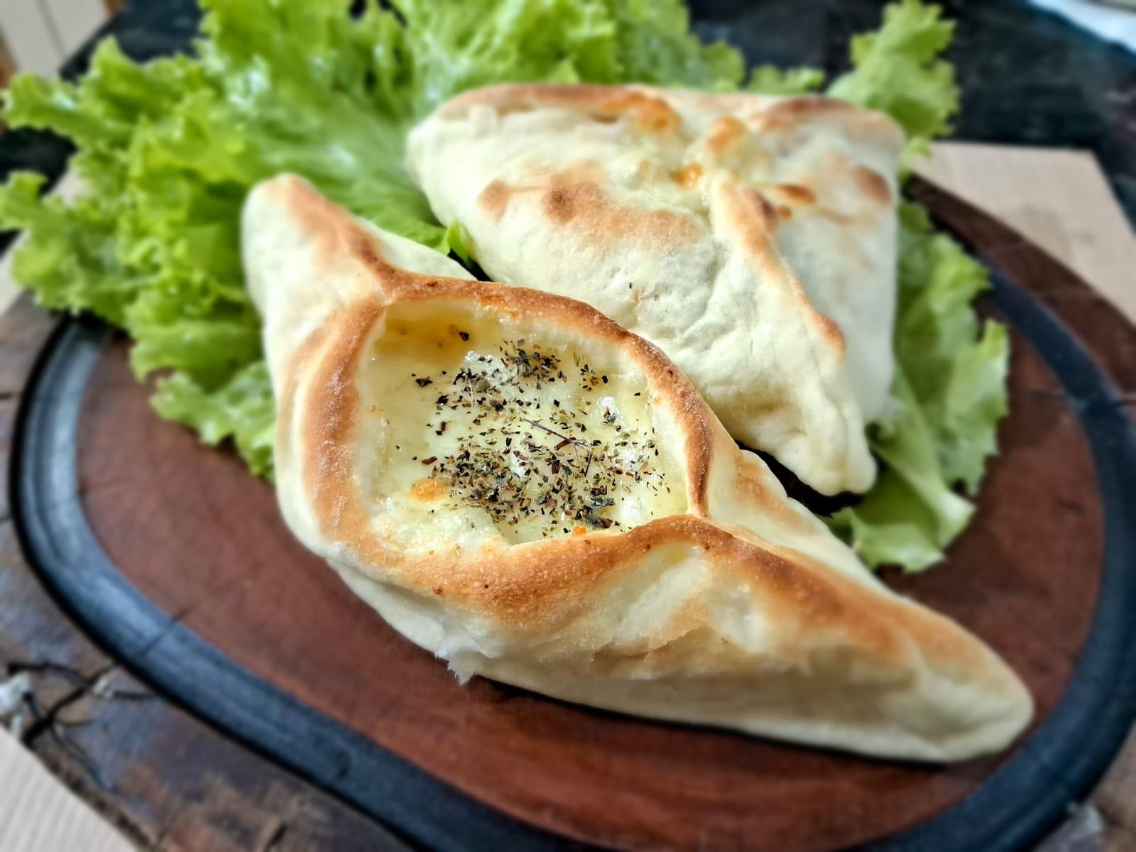 ESFIHA DE QUEIJO