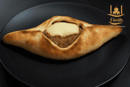 ESFIHA DE CARNE COM CATUPIRY