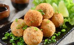bolinho de salmão com requeijão